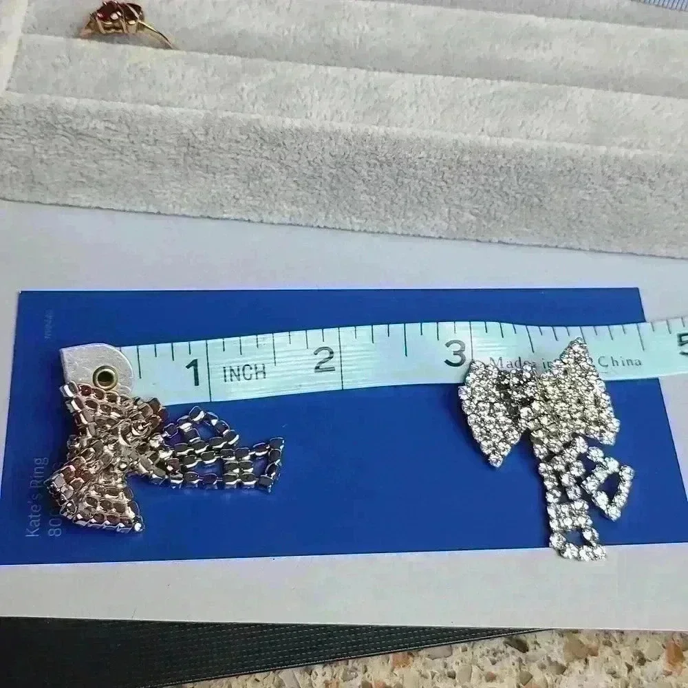 Silver tone clear rhinestones bow earrings - Picture 17 of 17